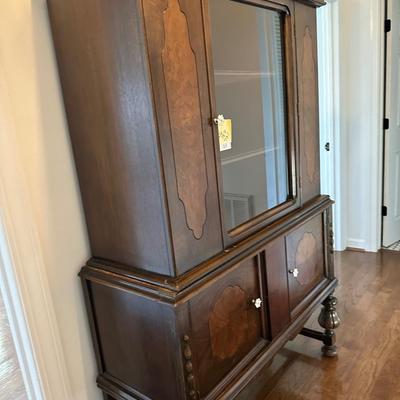 VINTAGE CHINA CABINET