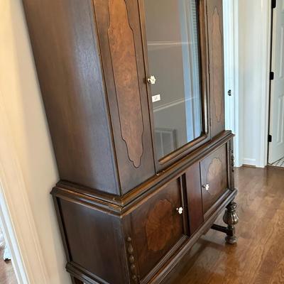 VINTAGE CHINA CABINET
