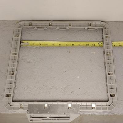 3 Embroidery Frames and Tote