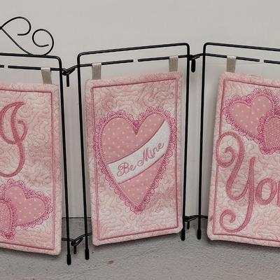 Set of 6 Holiday Embroidery Decor with frame