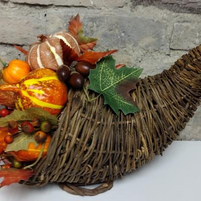 Thanksgiving Decor and Wreaths