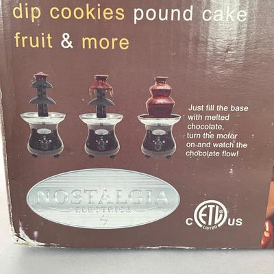 796 Nostalgia Electric Chocolate Fondue Fountain