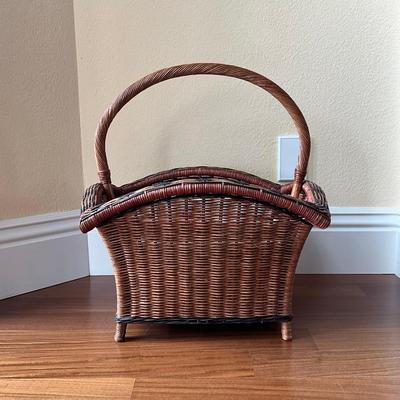 724 Wicker Magazine Rack