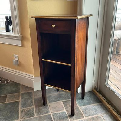 762 Mahogany Brass Trim Side Stand