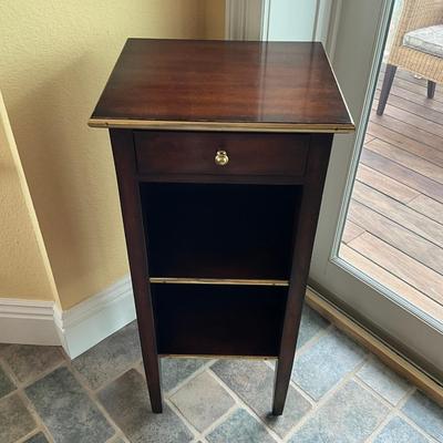 762 Mahogany Brass Trim Side Stand