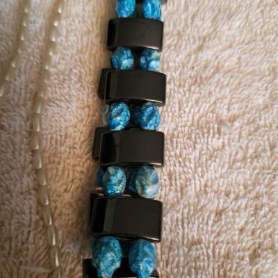 NICE VARIETY OF COSTUME JEWELRY
