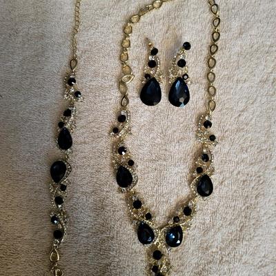 BRI LOVE NECKLACE, BRACELET AND EARRING SET