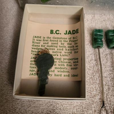 2 JADE PENDANTS AND JADE TONE NECKLACE AND OLIVE PICKS