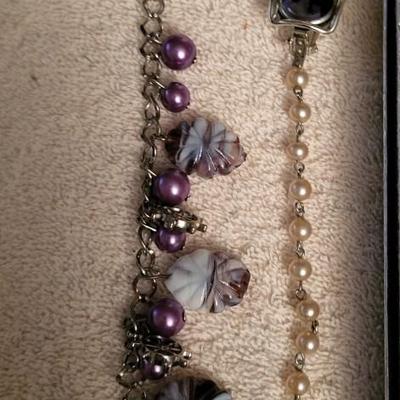 VINTAGE COSTUME JEWELRY, SOME SIGNED PIECES