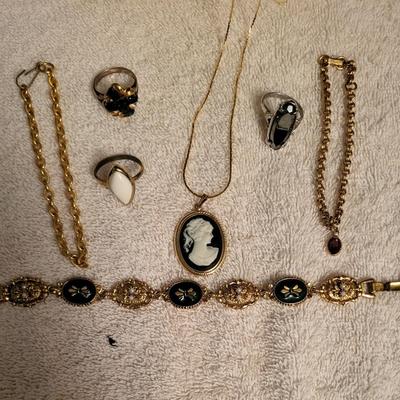 TRINKET BOX AND COSTUME JEWELRY, SOME SIGNED