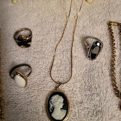 TRINKET BOX AND COSTUME JEWELRY, SOME SIGNED