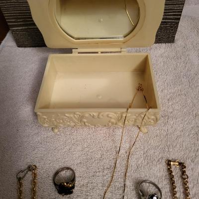 TRINKET BOX AND COSTUME JEWELRY, SOME SIGNED