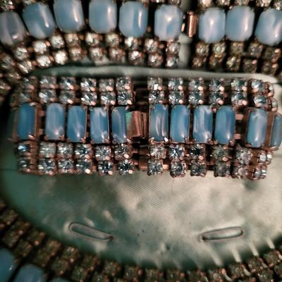 VINTAGE ELGIN AMERICAN NECKLACE AND BRACELET (1 LOOSE STONE. INCLUDED)