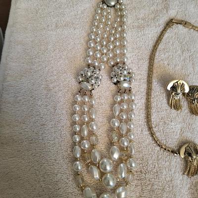DESIGNER VINTAGE NECKLACES