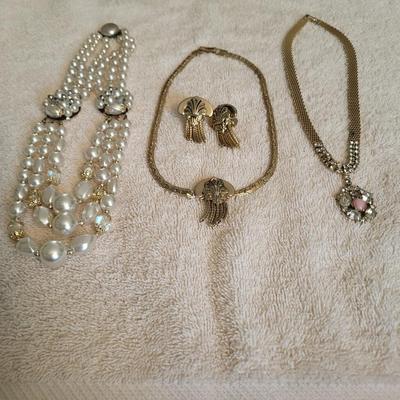 DESIGNER VINTAGE NECKLACES