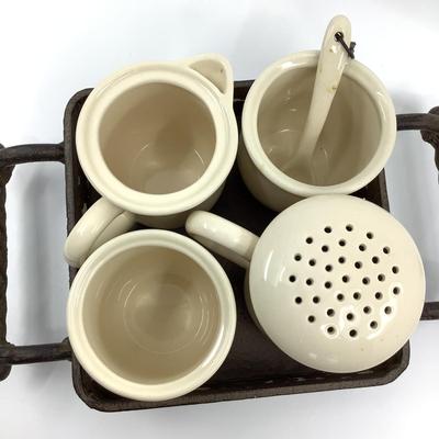 777 Set of Four Gracious Goods Sugar/Creamers & Shaker