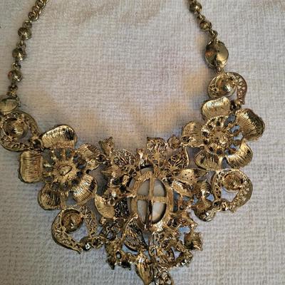 BLUE RHINESTONE NECKLACE