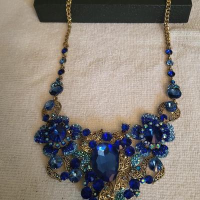 BLUE RHINESTONE NECKLACE