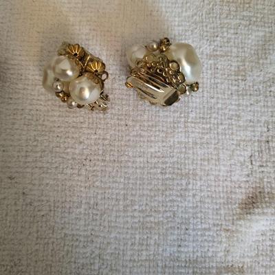 VINTAGE JUDY LEE CLIP ON EARRINGS