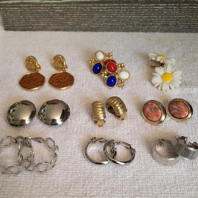 SARAH COVENTRY CLIP ON EARRINGS
