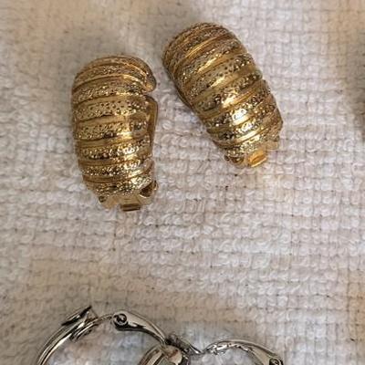 SARAH COVENTRY CLIP ON EARRINGS