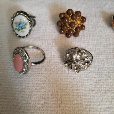 6 SIGNED RINGS