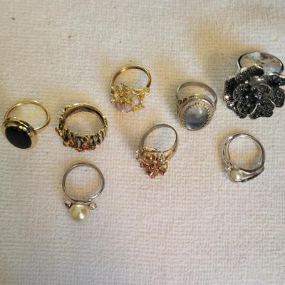 COSTUME RINGS
