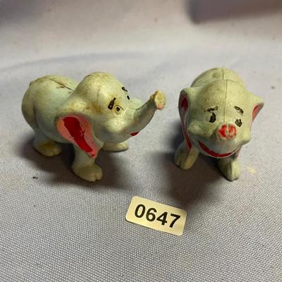 Elephant salt & pepper