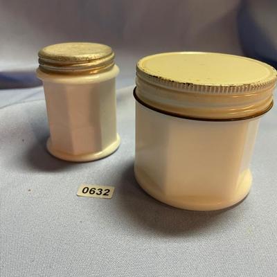 2 small glass jars