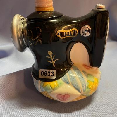 Sewing machine collectible