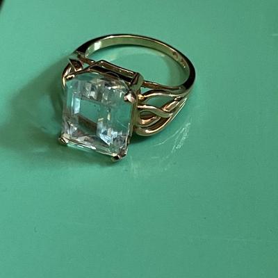 Vintage 14K Gold Aquamarine Sz. 6