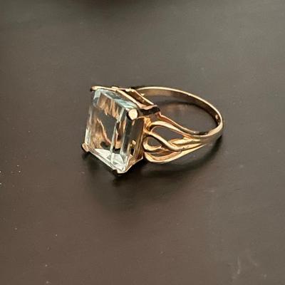 Vintage 14K Gold Aquamarine Sz. 6
