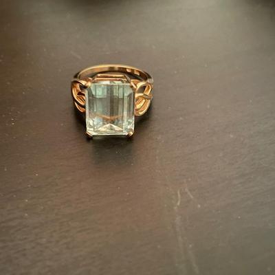 Vintage 14K Gold Aquamarine Sz. 6