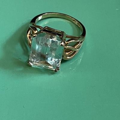 Vintage 14K Gold Aquamarine Sz. 6
