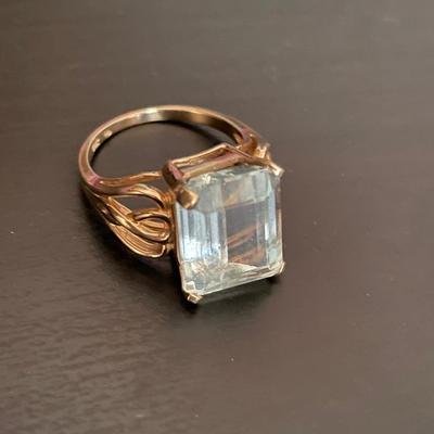 Vintage 14K Gold Aquamarine Sz. 6