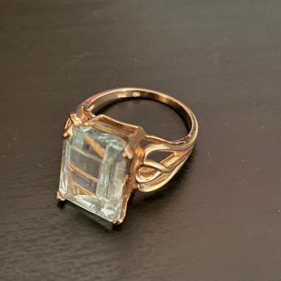 Vintage 14K Gold Aquamarine Sz. 6