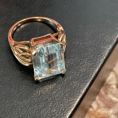 Vintage 14K Gold Aquamarine Sz. 6