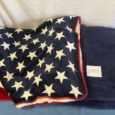 2 Throw Blankets