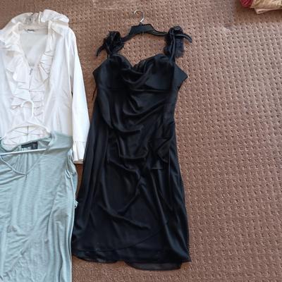 LADIES CLOTHES SIZE L - XL