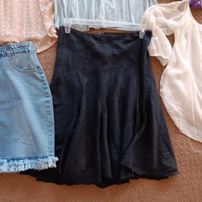LADIES CLOTHES SIZE L - XL