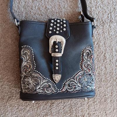 MONTANA WEST LEATHER PURSE AND A LEATHER WALLET