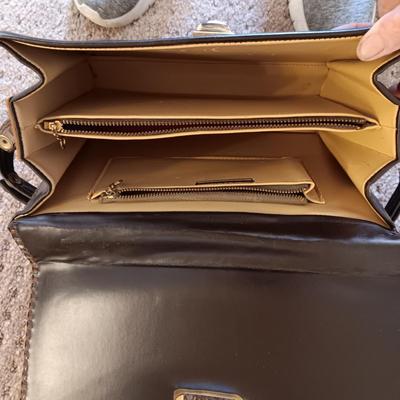 BROWN LEATHER PURSE