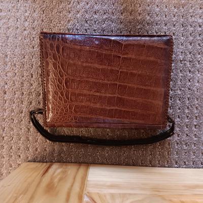BROWN LEATHER PURSE