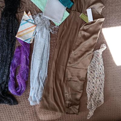A COLLECTION OF SCARVES (1)
