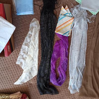 A COLLECTION OF SCARVES (1)