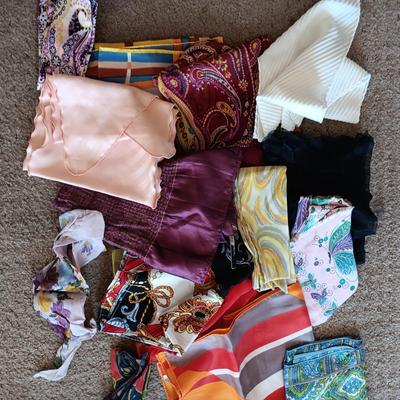 A COLLECTION OF SCARVES (3)