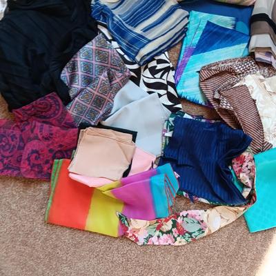 A COLLECTION OF SCARVES (4)