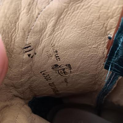 LADIES JUSTIN LEATHER WESTERN BOOTS SIZE 11