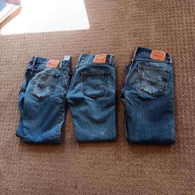 3 PAIRS OF BROKEN IN LEVI JEANS 505 SIZE 31 X 30