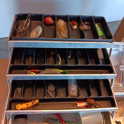 TACKLE BOX WITH SOME TACKLE